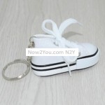 2 PCS Mini Simulation Canvas Shoes Sneaker Keychain Pendant(White)